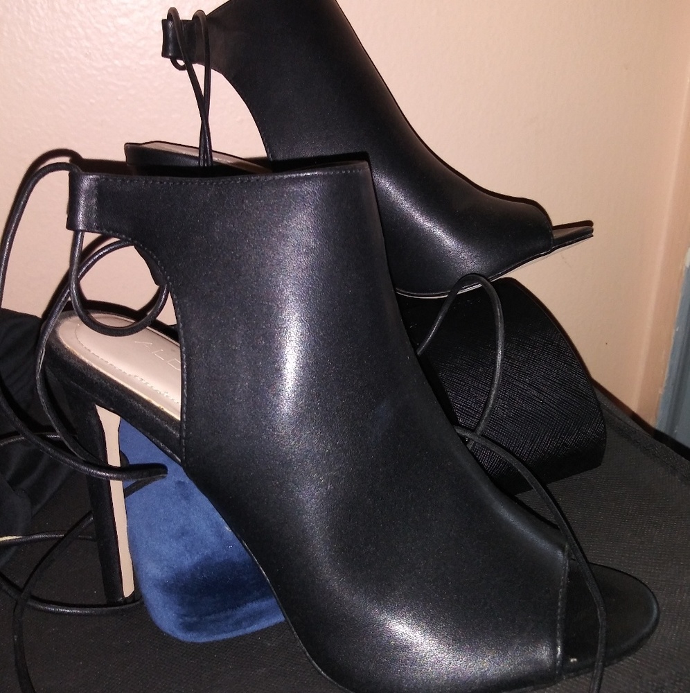 Aldo lace up 👠!!